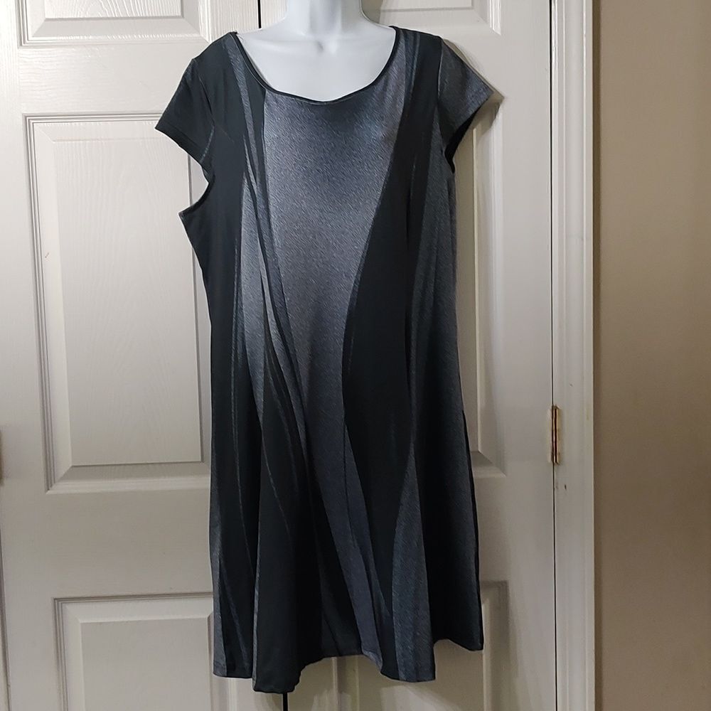 Lily by fimiano black gray solid and pattern print shift dress Sz 1XL